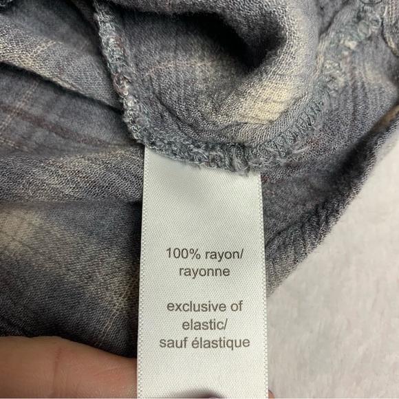 Maurice’s size large gray plaid top baby doll style stretchy neckline - Picture 7 of 8